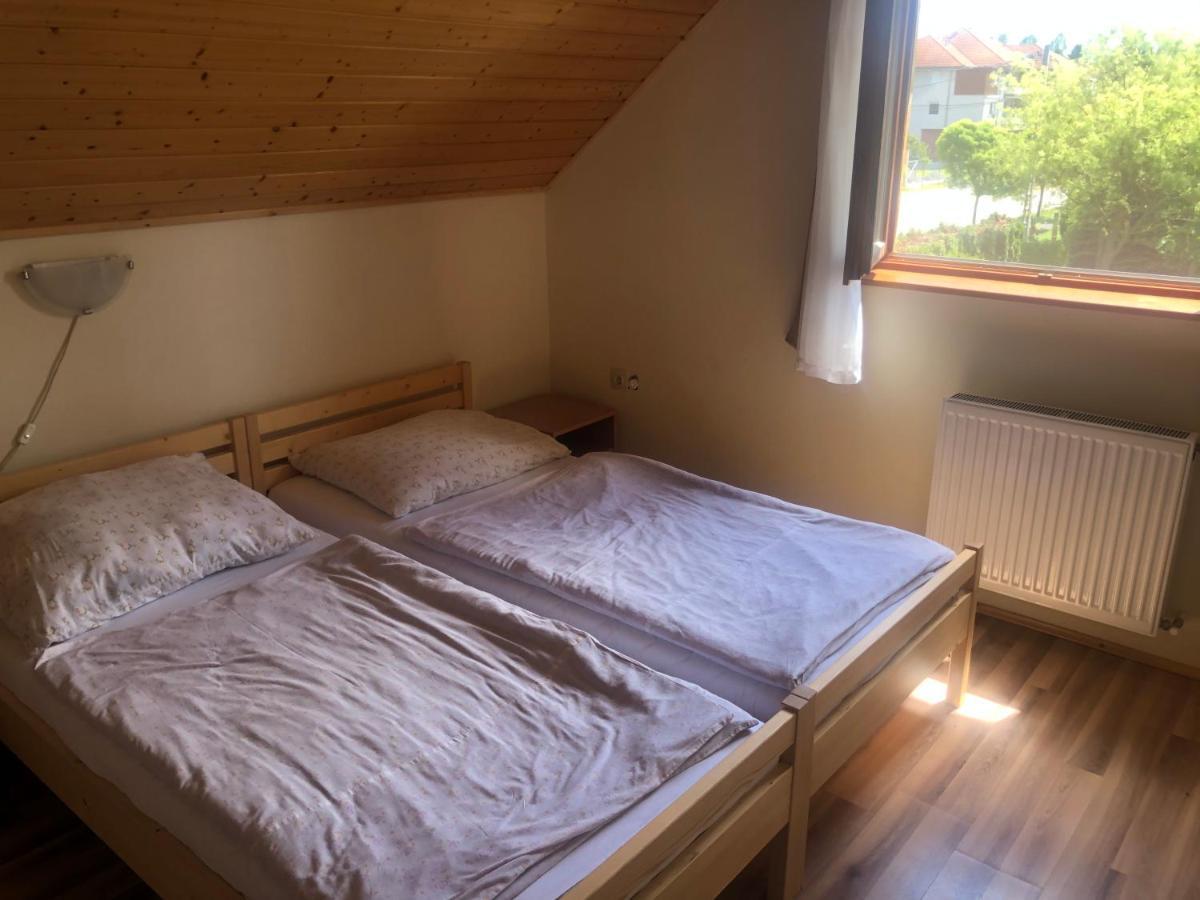 Zalakarosi Egerfa Nyaralohaz Foeldszinti Es Emeleti Apartman Екстер'єр фото