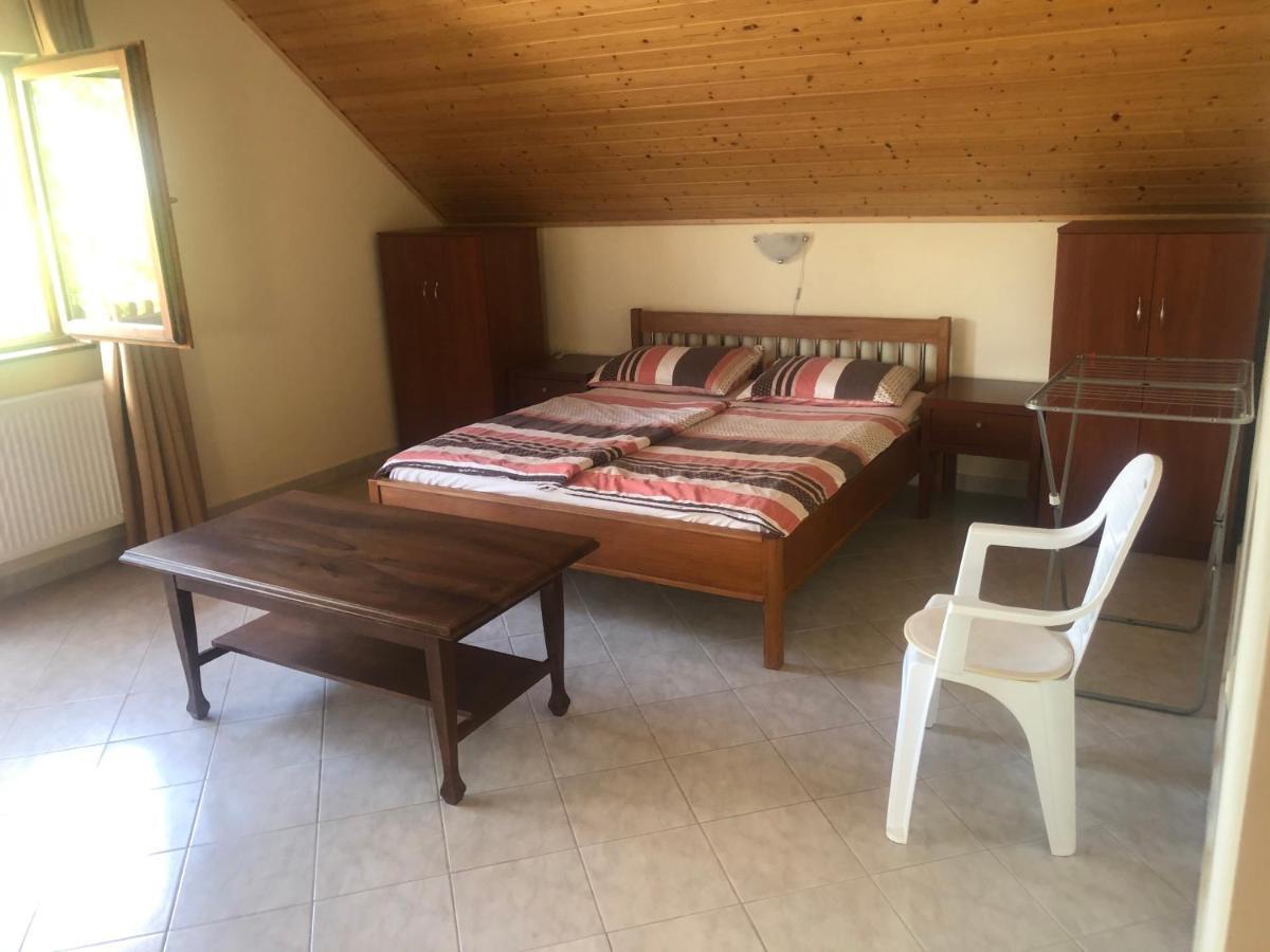 Zalakarosi Egerfa Nyaralohaz Foeldszinti Es Emeleti Apartman Екстер'єр фото