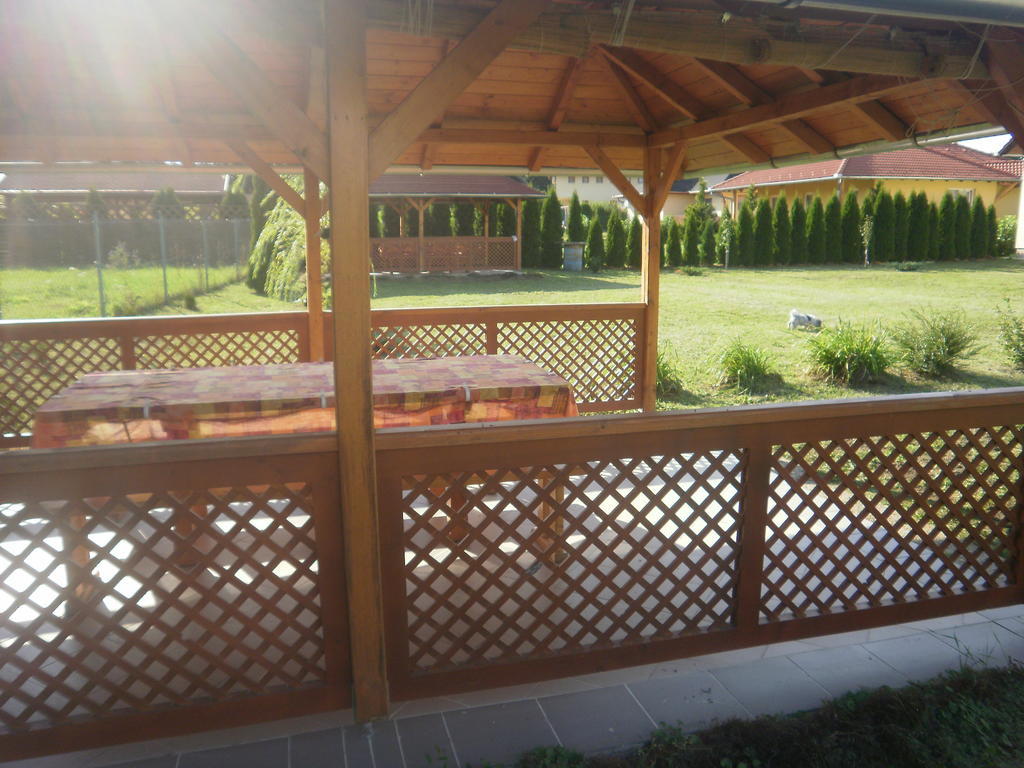 Zalakarosi Egerfa Nyaralohaz Foeldszinti Es Emeleti Apartman Екстер'єр фото